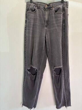 American Eagle Distressed Black Jeans Ripped Knees Raw Hem Mom Jeans Women’s 6